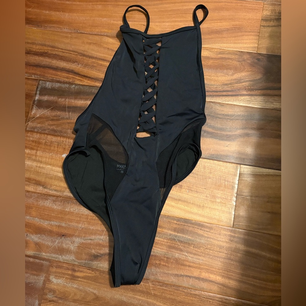 Mandalynn Black Lace-Up One Piece Swimsuit XS Cutout Mesh High Leg‎ (0928)